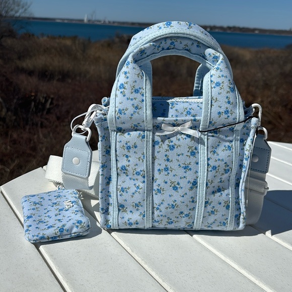 Viral Madden Girl Floral Mini Tote with Matching Coin Purse - Picture 11 of 14